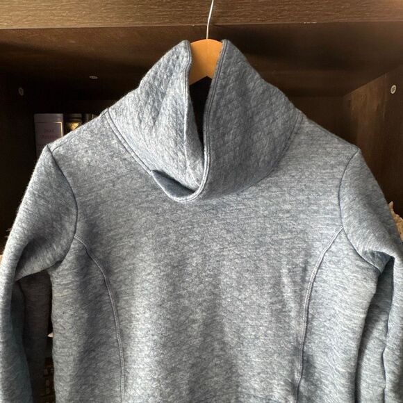 Kuhl Athena Blue Cowl Neck Kangaroo Pouch Pullover Sweater Top Size Medium - Picture 7 of 7